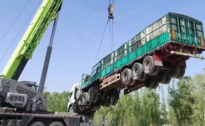 马尔康道路脱困救援案例